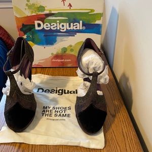 Desigual Velvet/Tweed 4.5” Maryjanes EUC